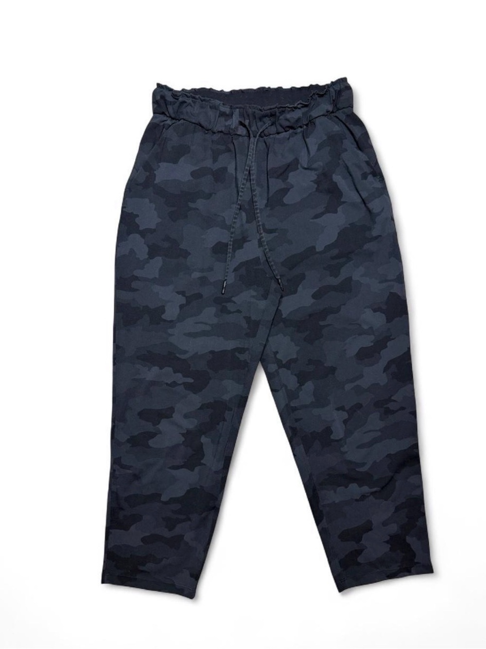 Lululemon Women’s Size 6 Black Camo High Rise Cropped Drawstring Pants 23”